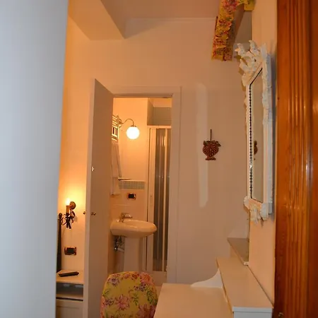 La Civetta Sul Como Bed & Breakfast Naples